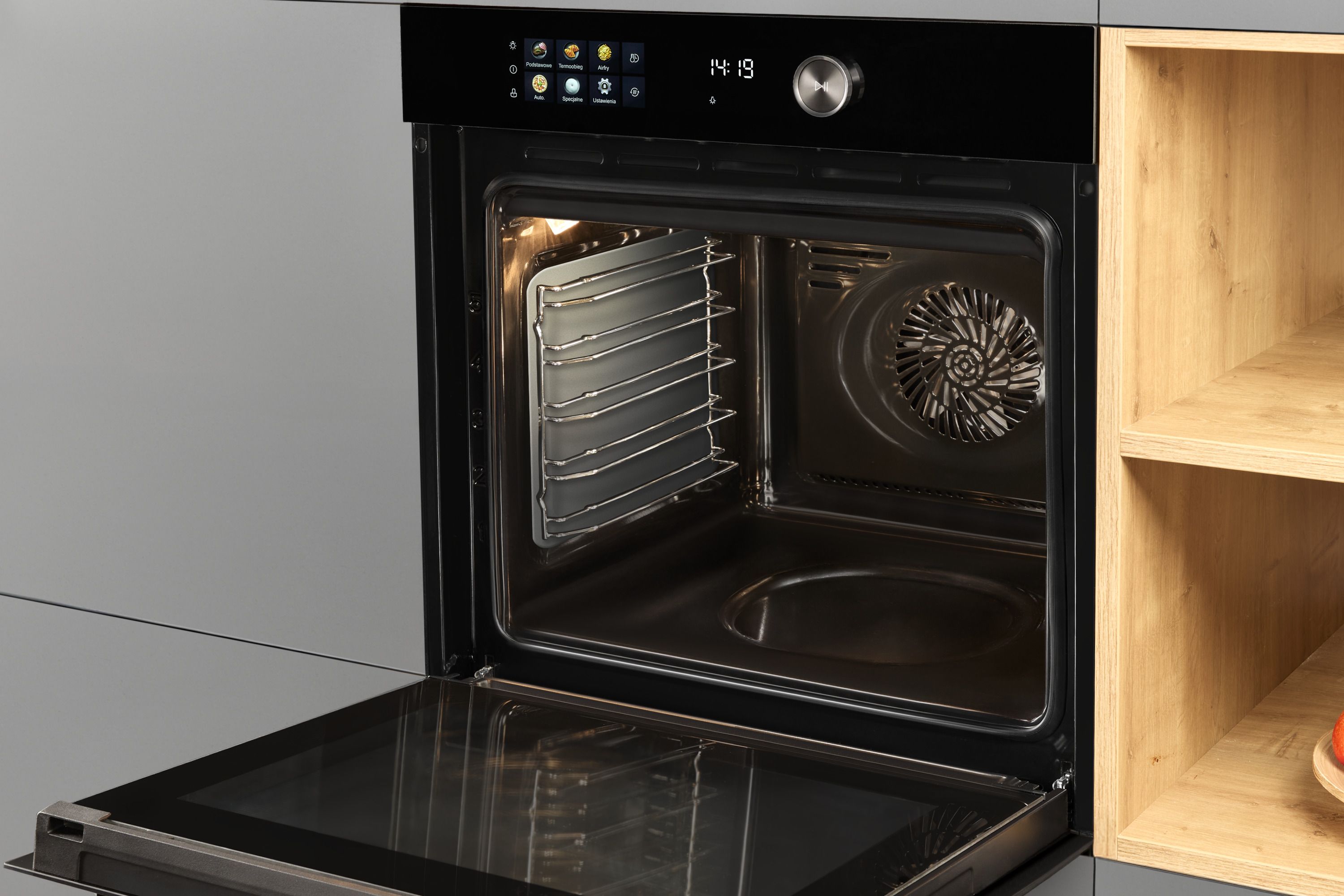 Czym się różni czyszczenie piekarnika pyrolityczne od katalitycznego?