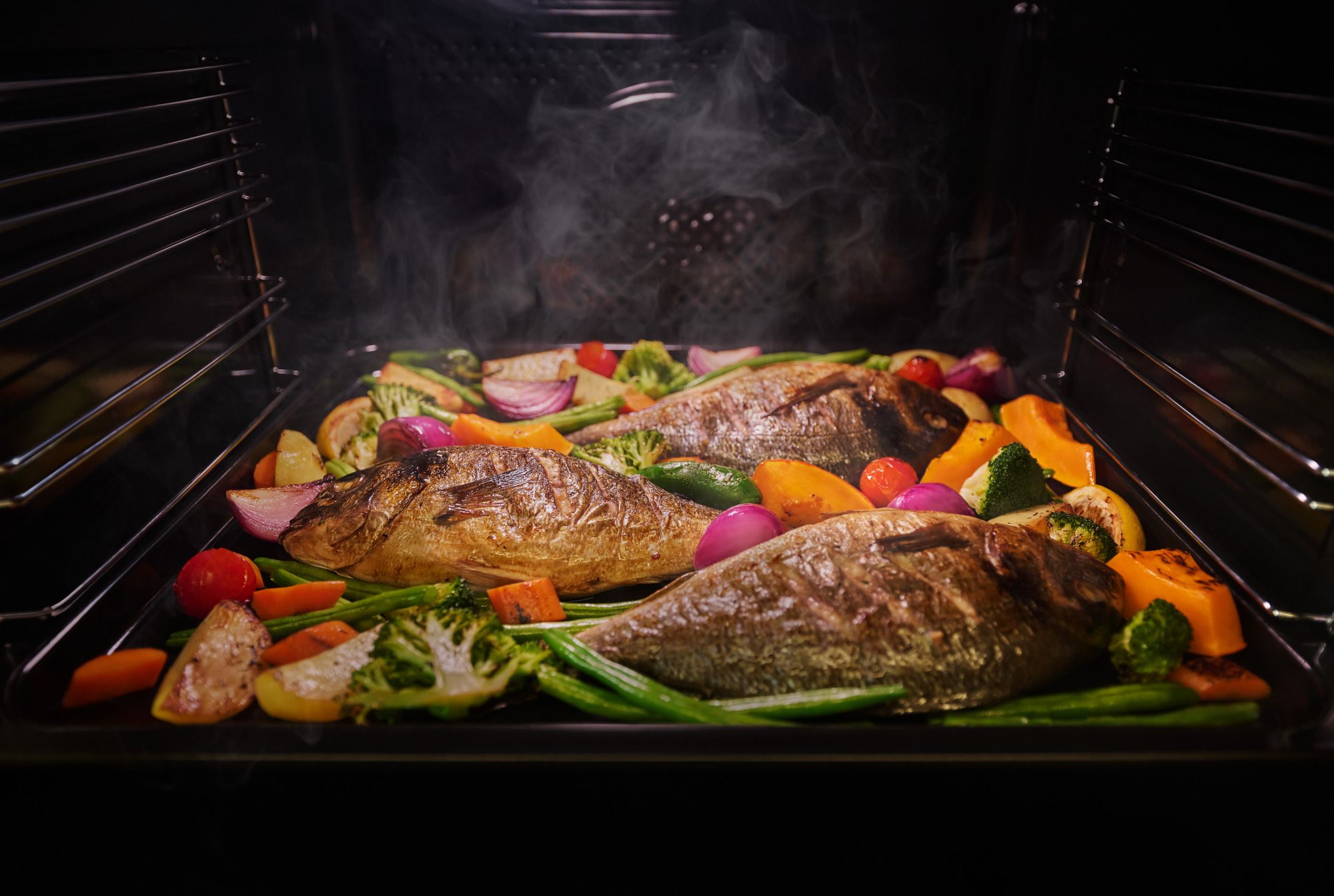 Czysta kuchnia i brak zapachów? SmellCatalyst – katalizator zapachu w piekarnikach Amica