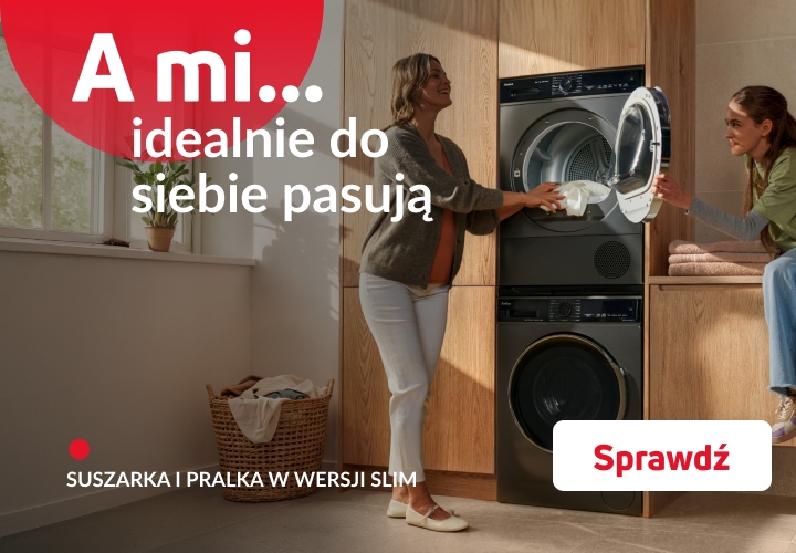 A mi idealnie do siebie pasują. Mama z córką przy suszarce.