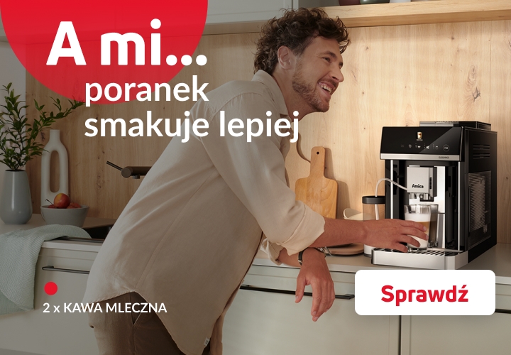 Mężczyzna szykuje kawę w ekspresie