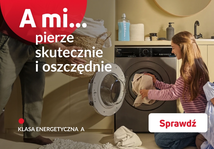 Rodzina pakuje pranie do pralki. A mi pierze skutecznie i oszczędnie.