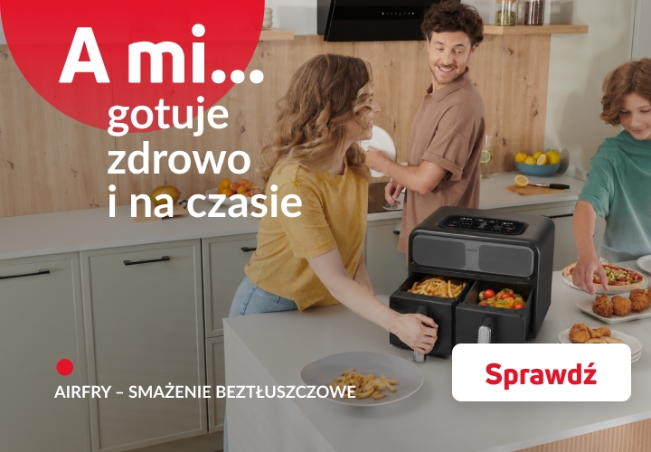 Rodzina szykuje posiłek przy użyciu AirFryer